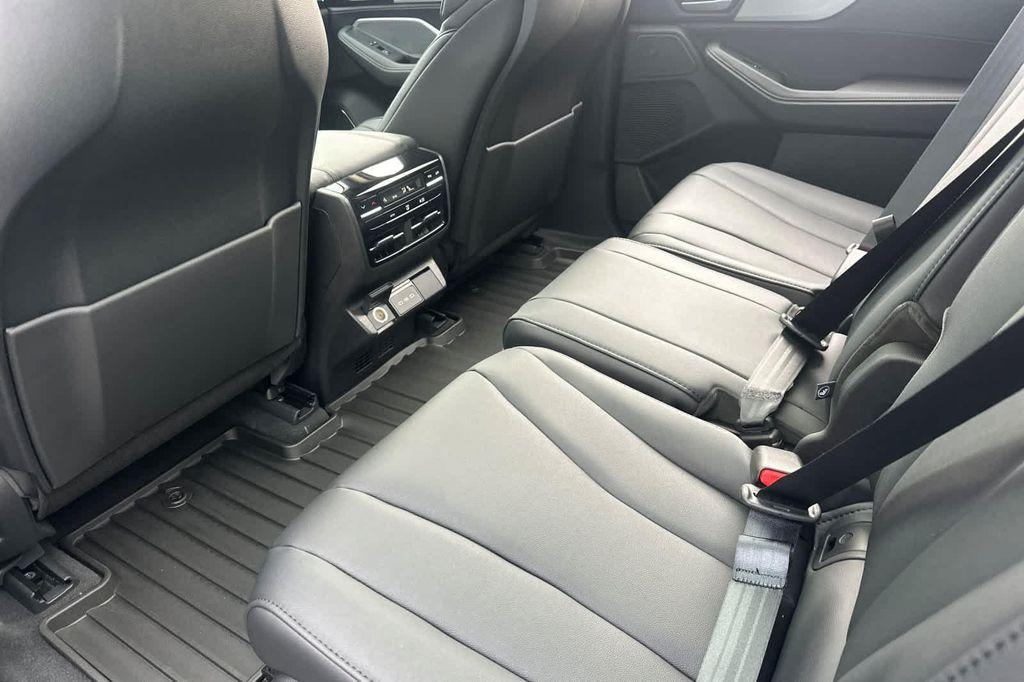 new 2025 Acura MDX car, priced at $53,850