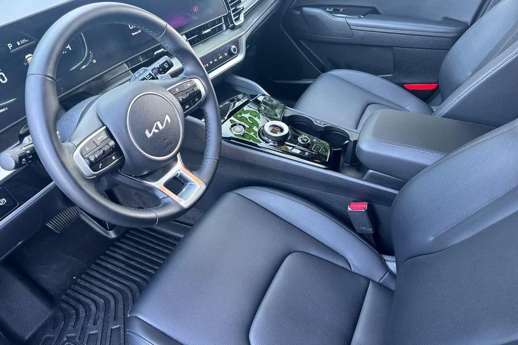 used 2025 Kia Sportage Hybrid car, priced at $30,988