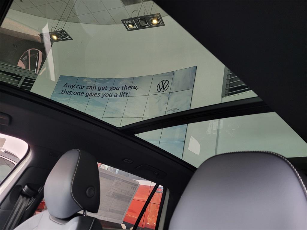 new 2025 Volkswagen Tiguan car, priced at $40,104