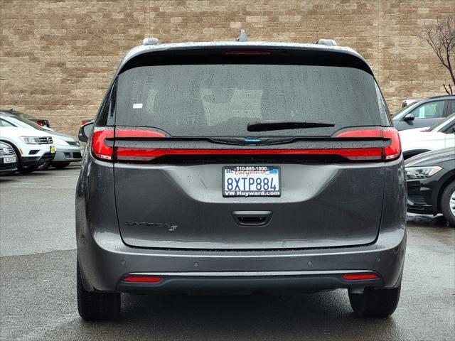 used 2021 Chrysler Pacifica Hybrid car, priced at $31,888