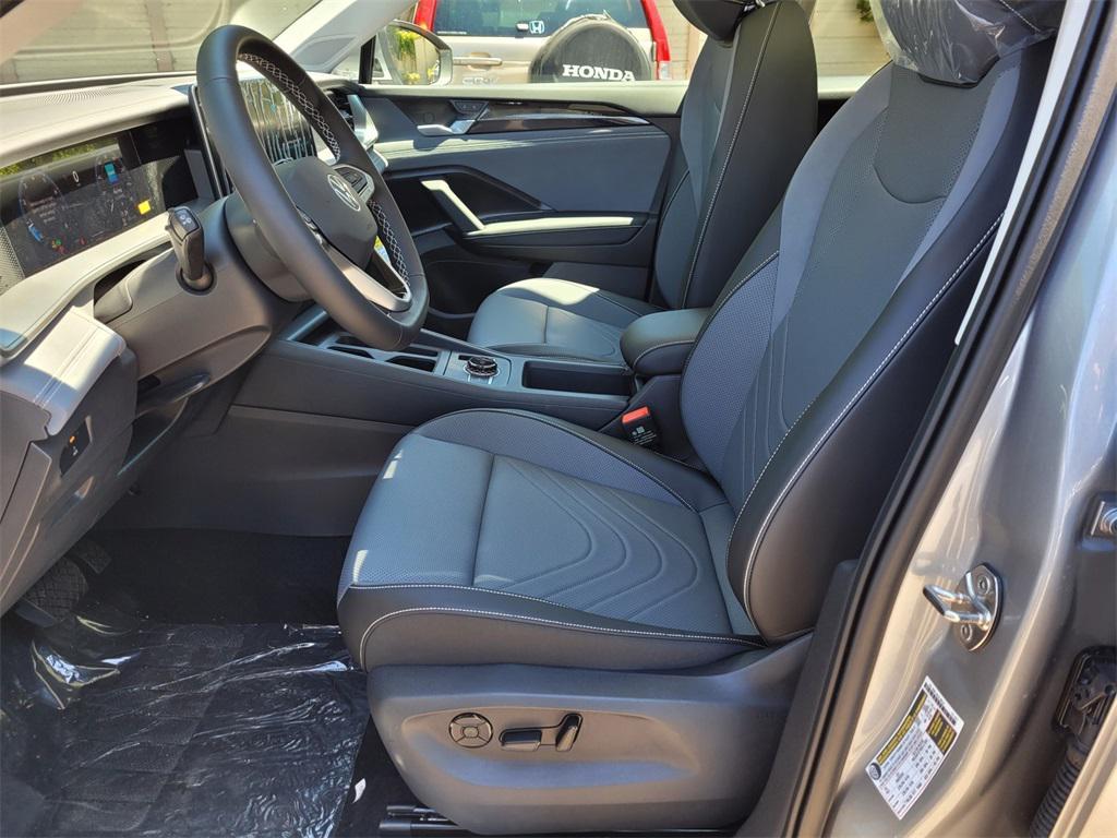 new 2025 Volkswagen Tiguan car, priced at $36,610