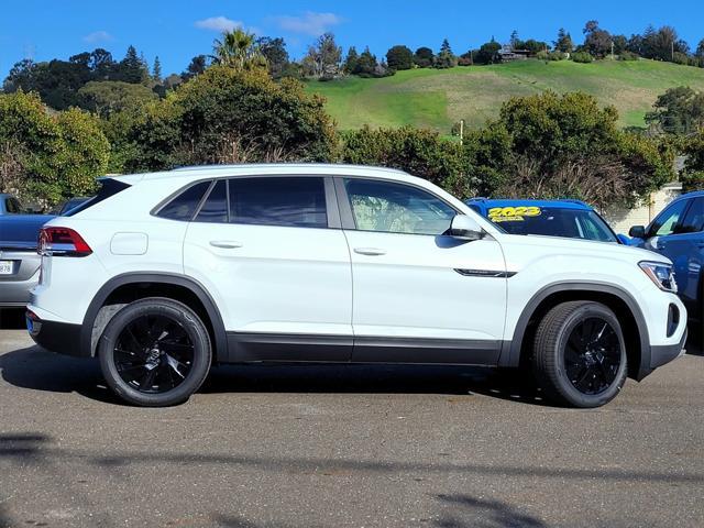 new 2024 Volkswagen Atlas Cross Sport car, priced at $42,926