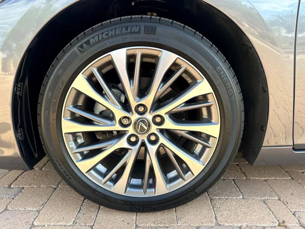 used 2020 Lexus ES 350 car, priced at $32,999