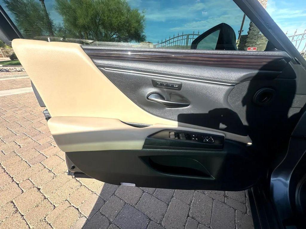 used 2020 Lexus ES 350 car, priced at $32,999