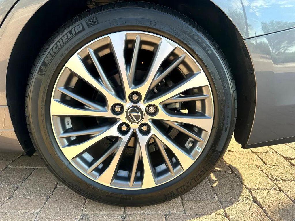 used 2020 Lexus ES 350 car, priced at $32,999