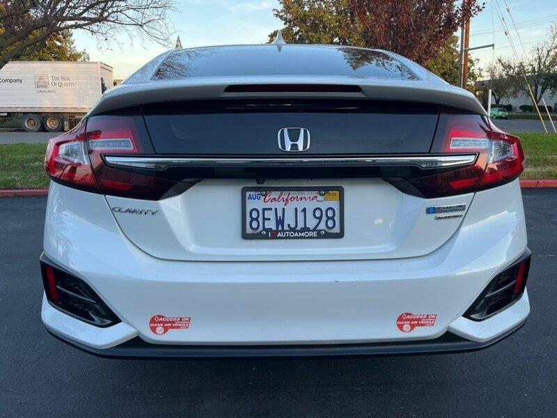 used 2018 Honda Clarity Plug-In Hybrid car, priced at $13,999