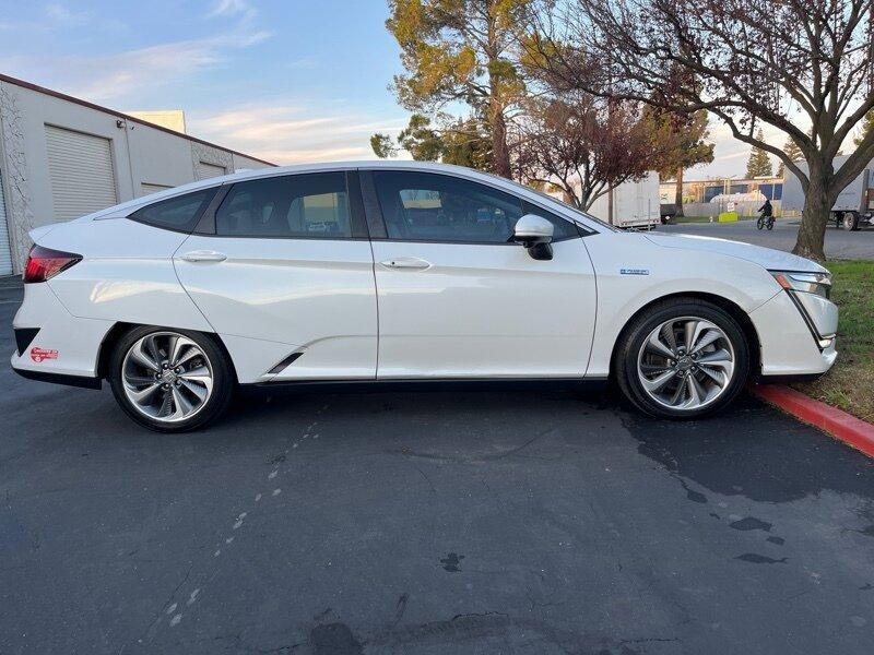 used 2018 Honda Clarity Plug-In Hybrid car, priced at $13,999