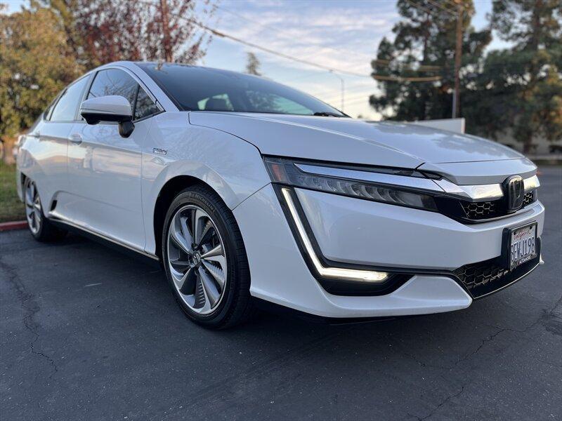 used 2018 Honda Clarity Plug-In Hybrid car, priced at $13,999