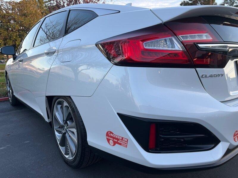 used 2018 Honda Clarity Plug-In Hybrid car, priced at $13,999