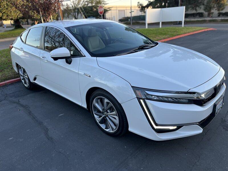 used 2018 Honda Clarity Plug-In Hybrid car, priced at $13,999