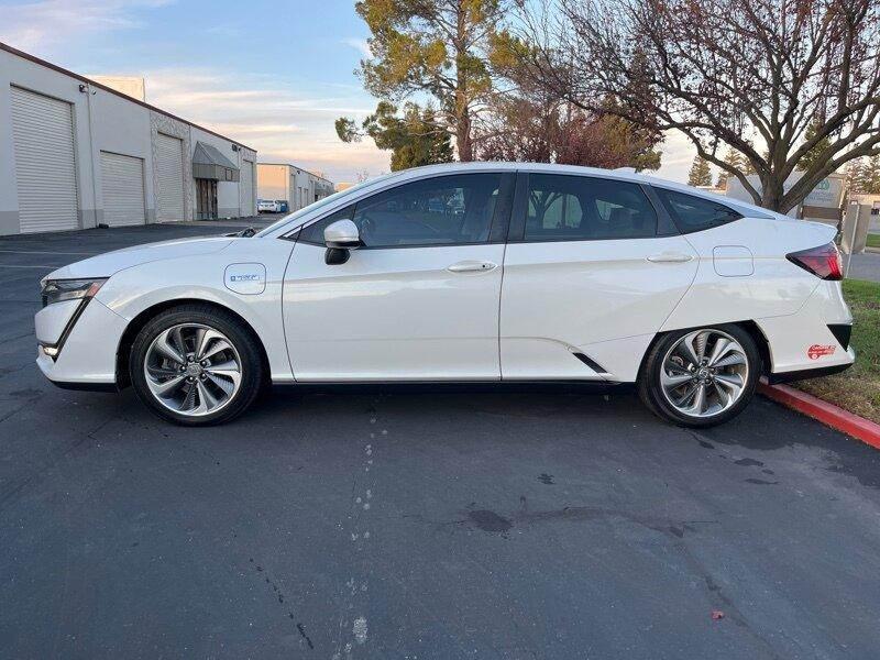 used 2018 Honda Clarity Plug-In Hybrid car, priced at $13,999