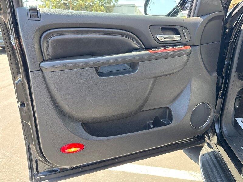 used 2014 Cadillac Escalade car, priced at $13,999