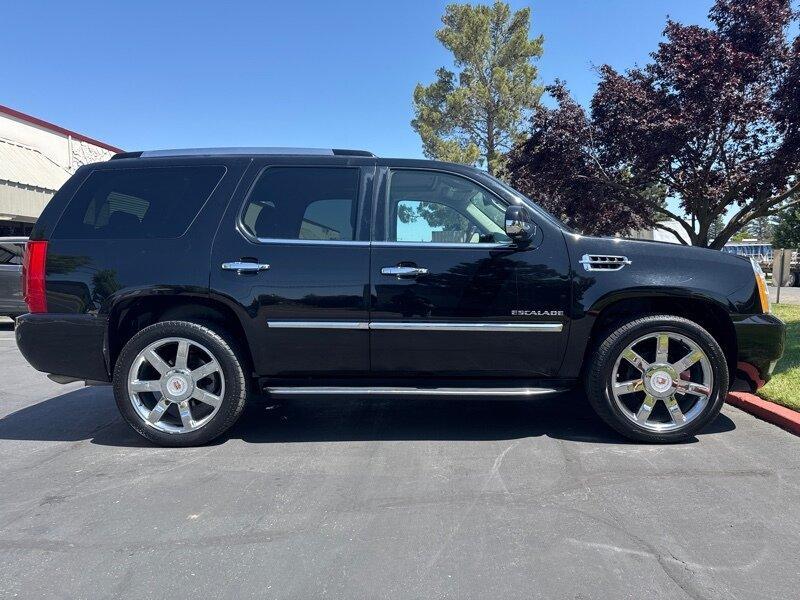 used 2014 Cadillac Escalade car, priced at $13,999