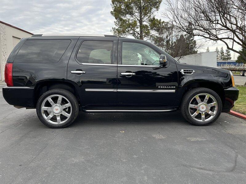 used 2014 Cadillac Escalade car, priced at $13,999