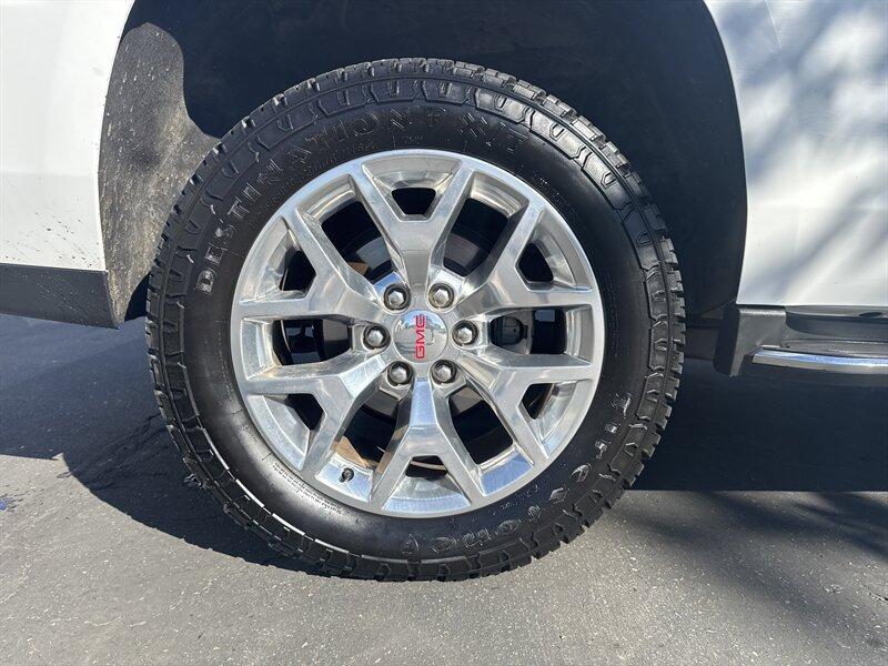 used 2017 GMC Yukon car, priced at $13,999