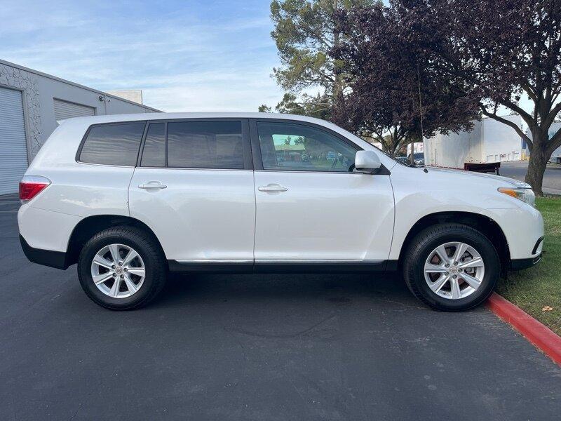 used 2011 Toyota Highlander car, priced at $10,999