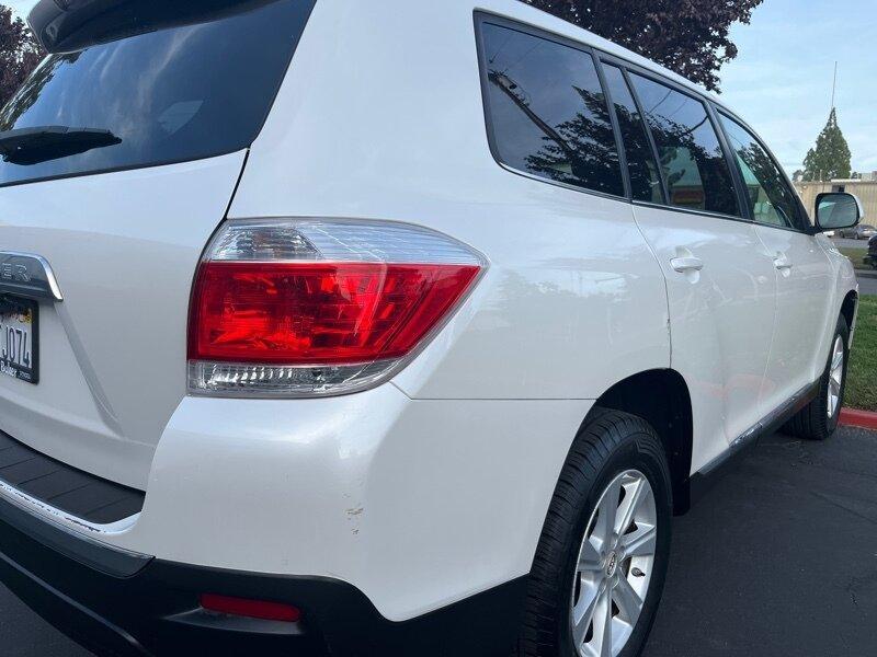 used 2011 Toyota Highlander car, priced at $10,999