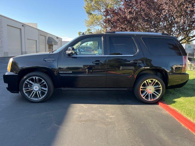 used 2013 Cadillac Escalade car, priced at $13,999