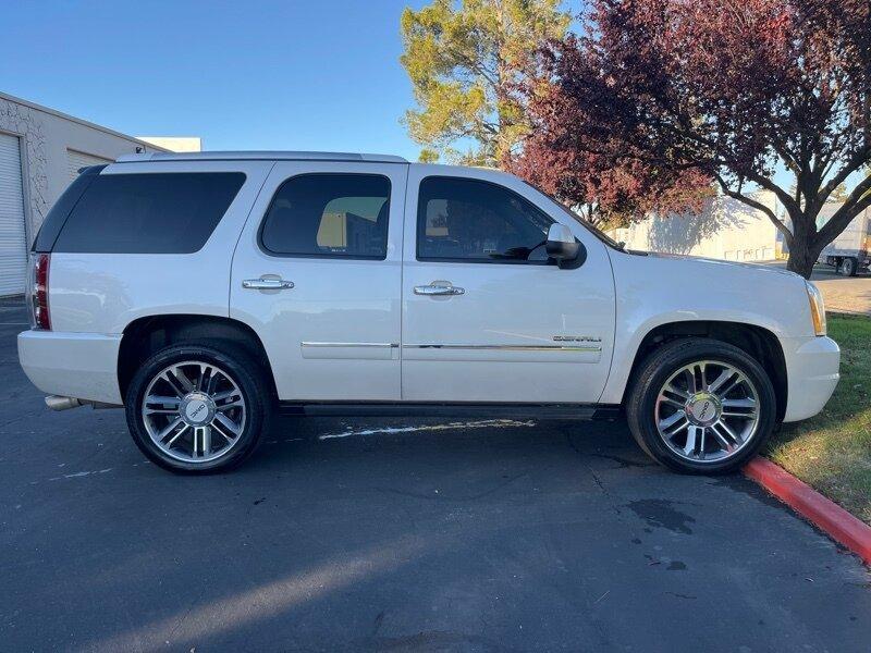 used 2014 GMC Yukon car, priced at $11,999