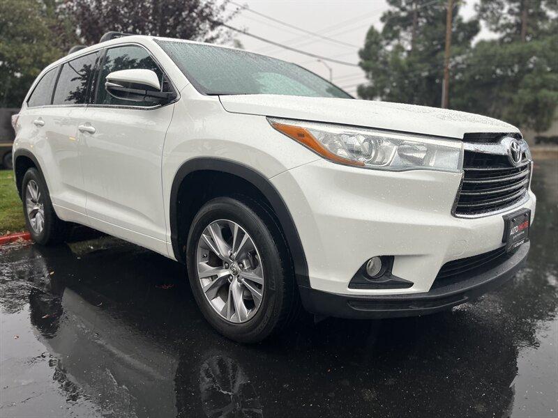 used 2015 Toyota Highlander car, priced at $14,999