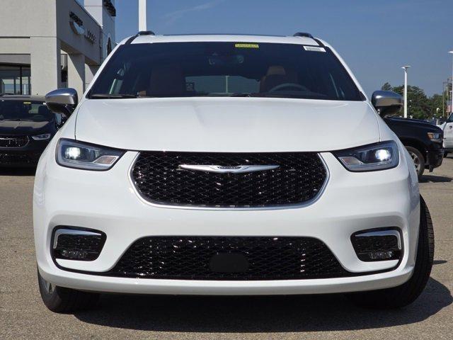 new 2025 Chrysler Pacifica car, priced at $50,747