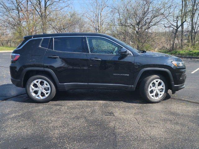 new 2024 Jeep Compass car, priced at $26,250