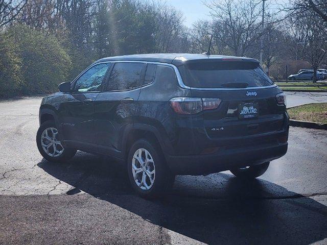 new 2024 Jeep Compass car, priced at $26,250