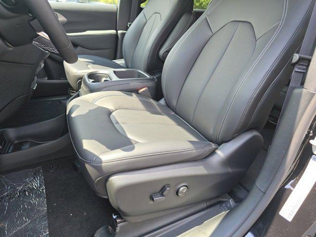 new 2026 Chrysler Pacifica car, priced at $41,445