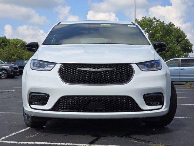 new 2026 Chrysler Pacifica car, priced at $39,250