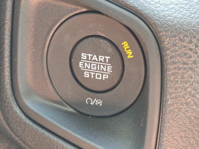 new 2025 Jeep Wrangler car, priced at $47,666