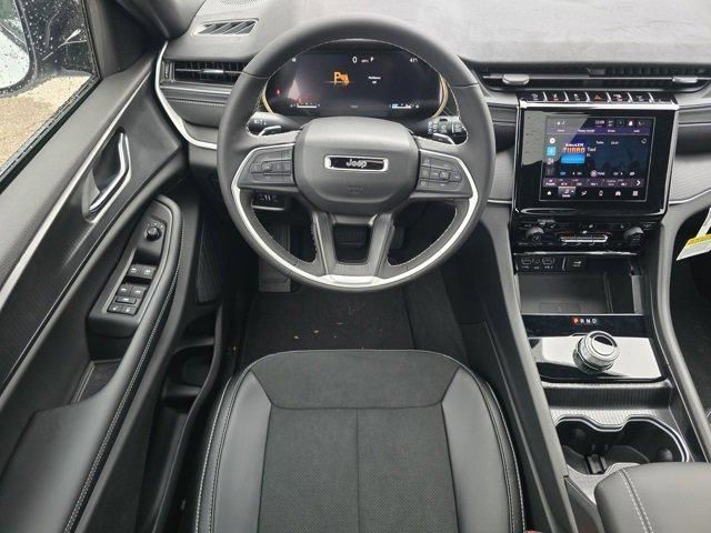 new 2025 Jeep Grand Cherokee car, priced at $39,619