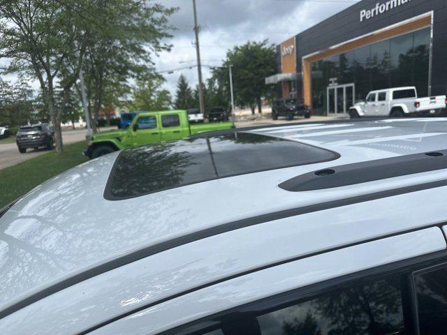 used 2021 Jeep Grand Cherokee car, priced at $22,644