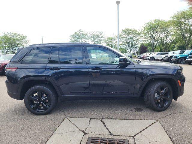 new 2024 Jeep Grand Cherokee car, priced at $44,046