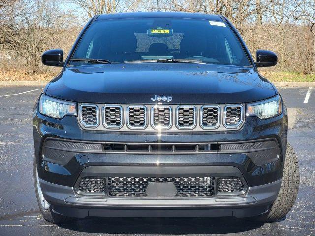 new 2024 Jeep Compass car, priced at $26,250