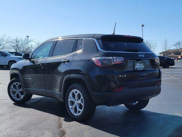 new 2024 Jeep Compass car, priced at $26,250