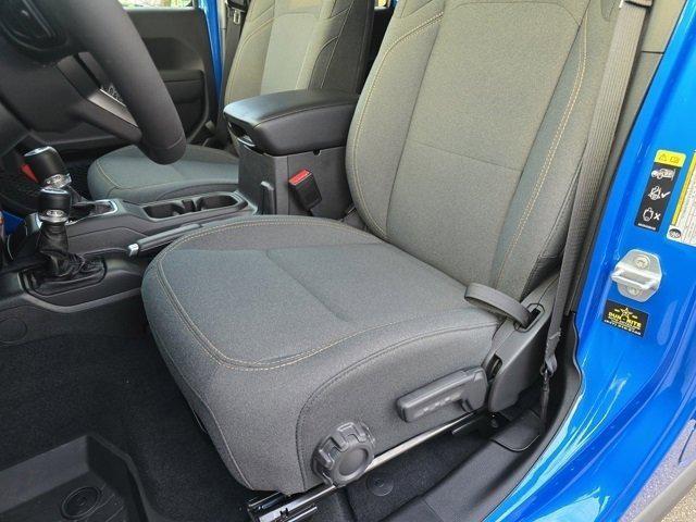 new 2025 Jeep Wrangler car, priced at $48,925