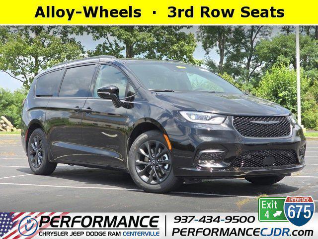 new 2025 Chrysler Pacifica car, priced at $45,109
