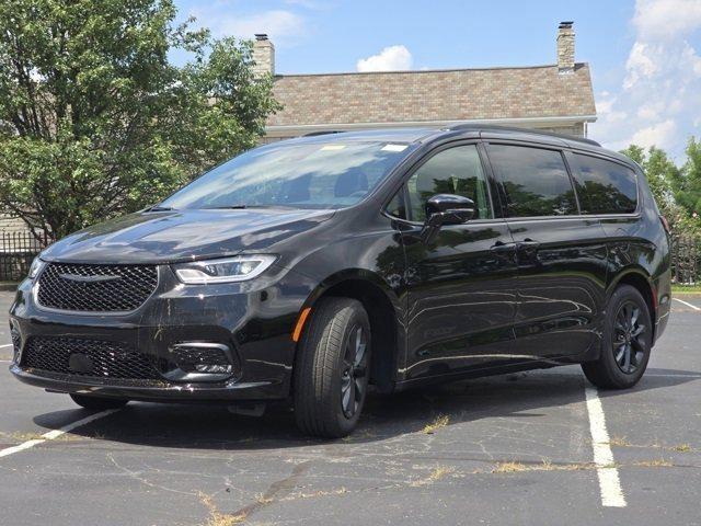 new 2025 Chrysler Pacifica car, priced at $45,109