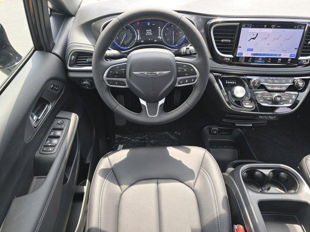 new 2025 Chrysler Pacifica car, priced at $45,109