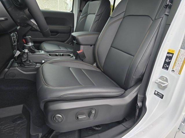 new 2025 Jeep Gladiator car, priced at $43,949