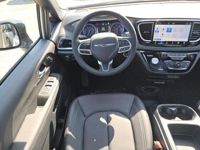 new 2025 Chrysler Pacifica car, priced at $45,109