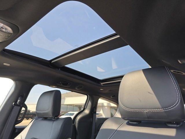 new 2025 Chrysler Pacifica car, priced at $45,109