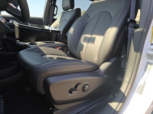 new 2025 Chrysler Pacifica car, priced at $45,109