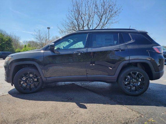 new 2024 Jeep Compass car, priced at $29,024