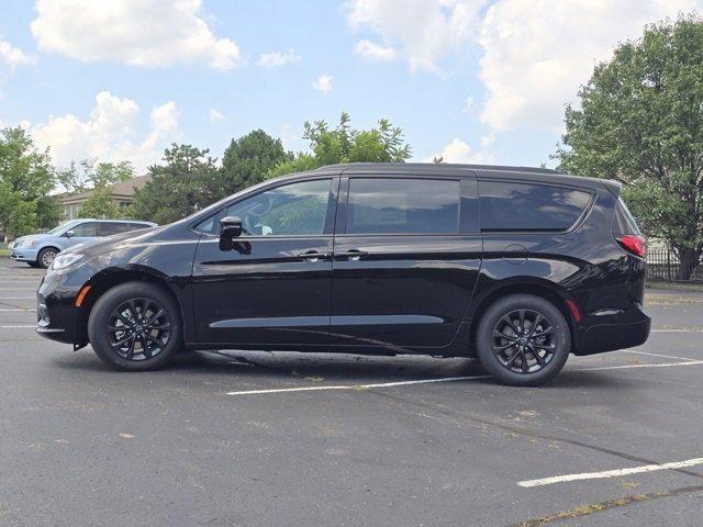 new 2025 Chrysler Pacifica car, priced at $45,109