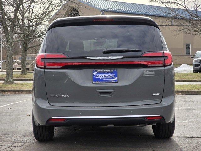 new 2025 Chrysler Pacifica car, priced at $45,611