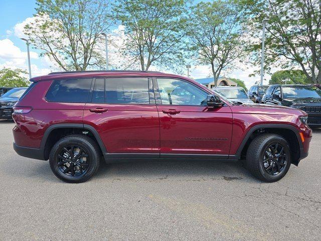 new 2025 Jeep Grand Cherokee L car, priced at $40,000
