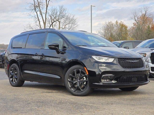 new 2026 Chrysler Pacifica car, priced at $44,430