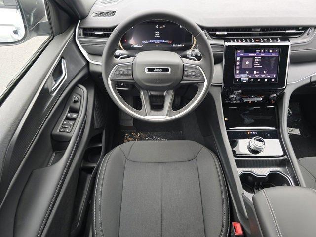 new 2025 Jeep Grand Cherokee L car, priced at $35,000