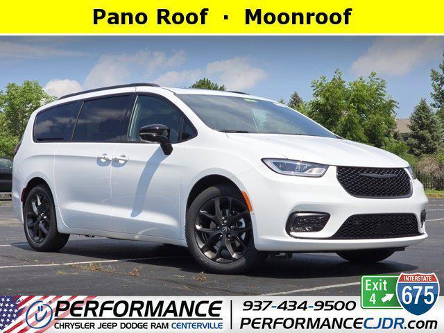 new 2025 Chrysler Pacifica car, priced at $47,703